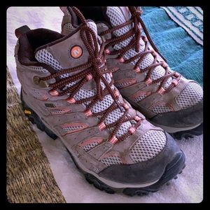 Merrel Moab 2 Mid WP Women’s Hiking Boots